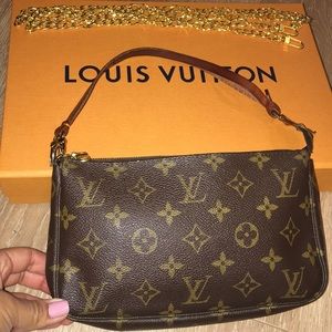 Louis Vuitton Pochette Clutch